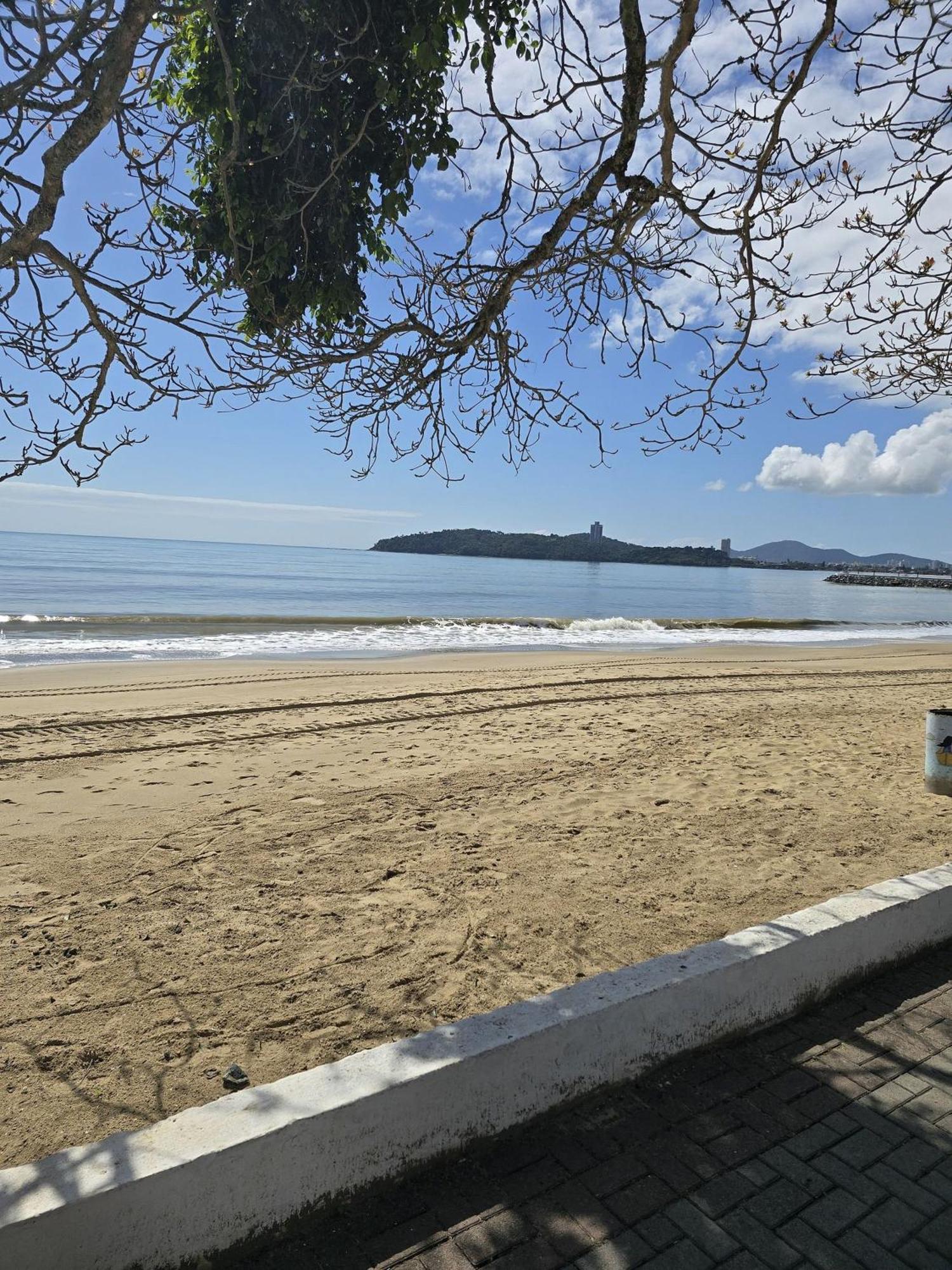 Ap Aloha 501 Vista Mar Da Praia Balneario Picarras Luaran gambar